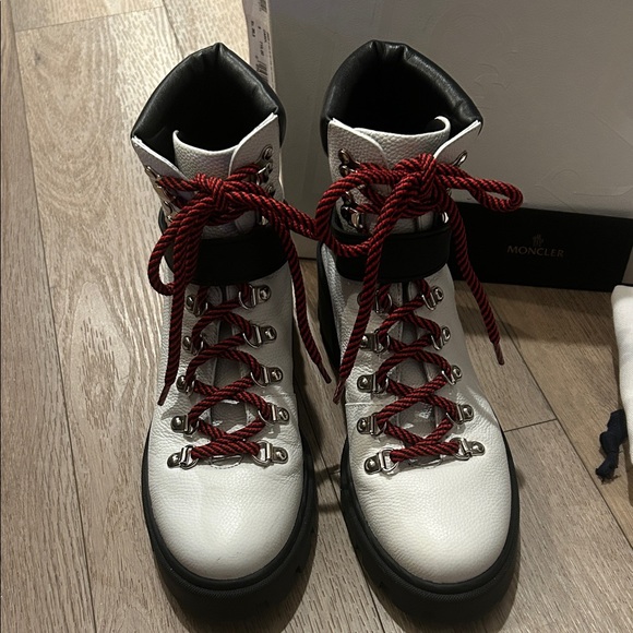 VG Moncler Women's Lace-Up Boots in White and Black with Red Accents (sz39.5) - Picture 3 of 12